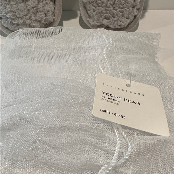 NWT Pottery Barn Teddy Bear Soft Bedroom Unisex Slippers - Size L - Picture 2 of 8